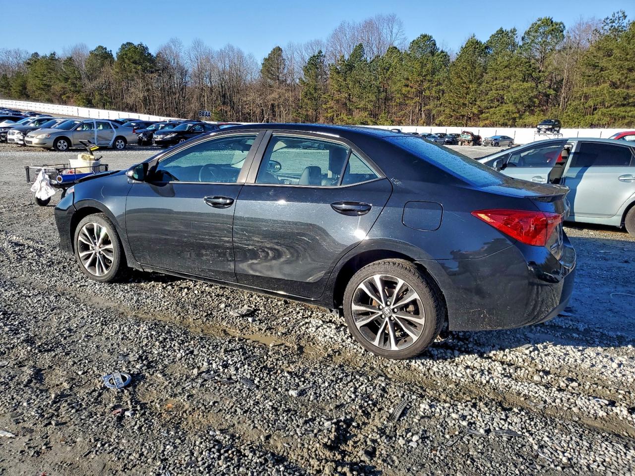 Toyota Corolla L Image 2