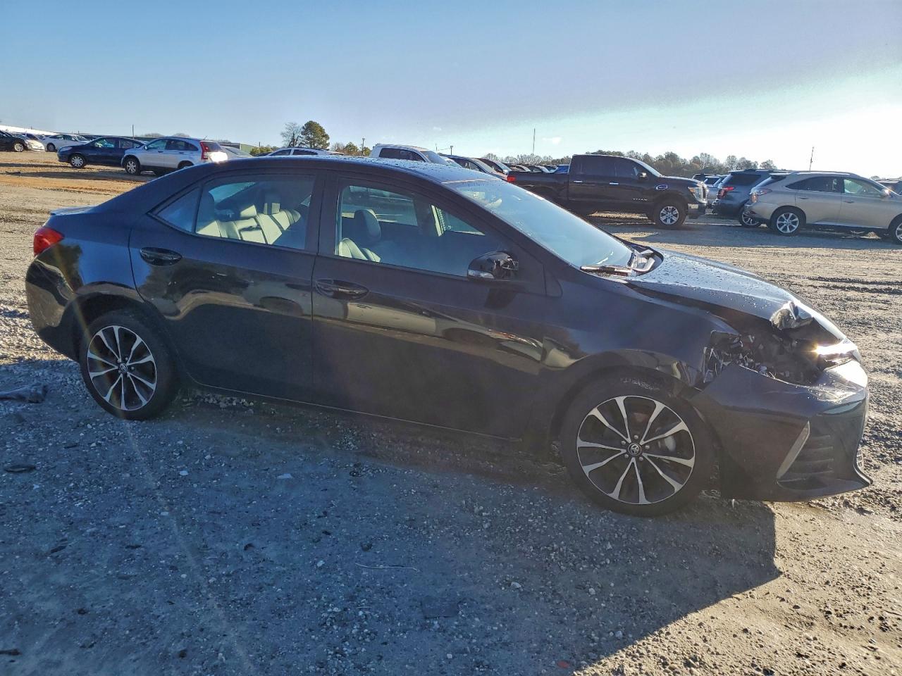 Toyota Corolla L Image 3