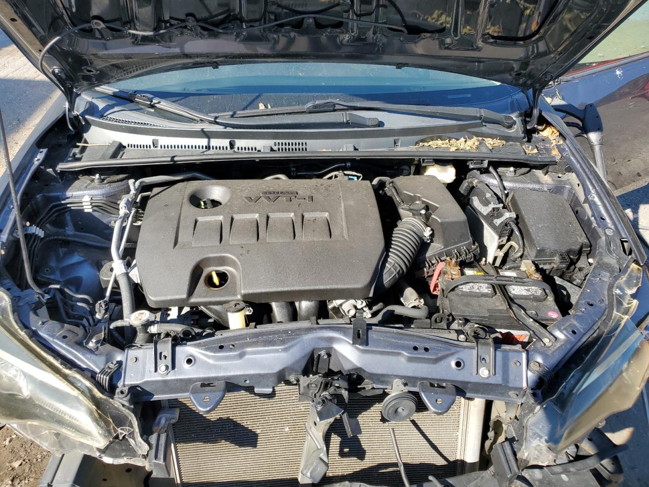 Toyota Corolla L Image 9