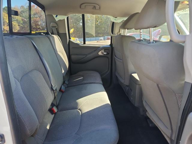 Nissan Frontier S Image 10