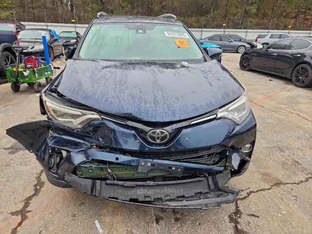 Toyota RAV4 Limited Image 5