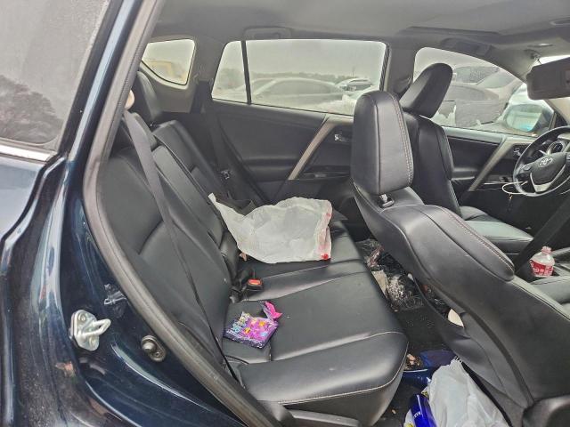 Toyota RAV4 Limited Image 8