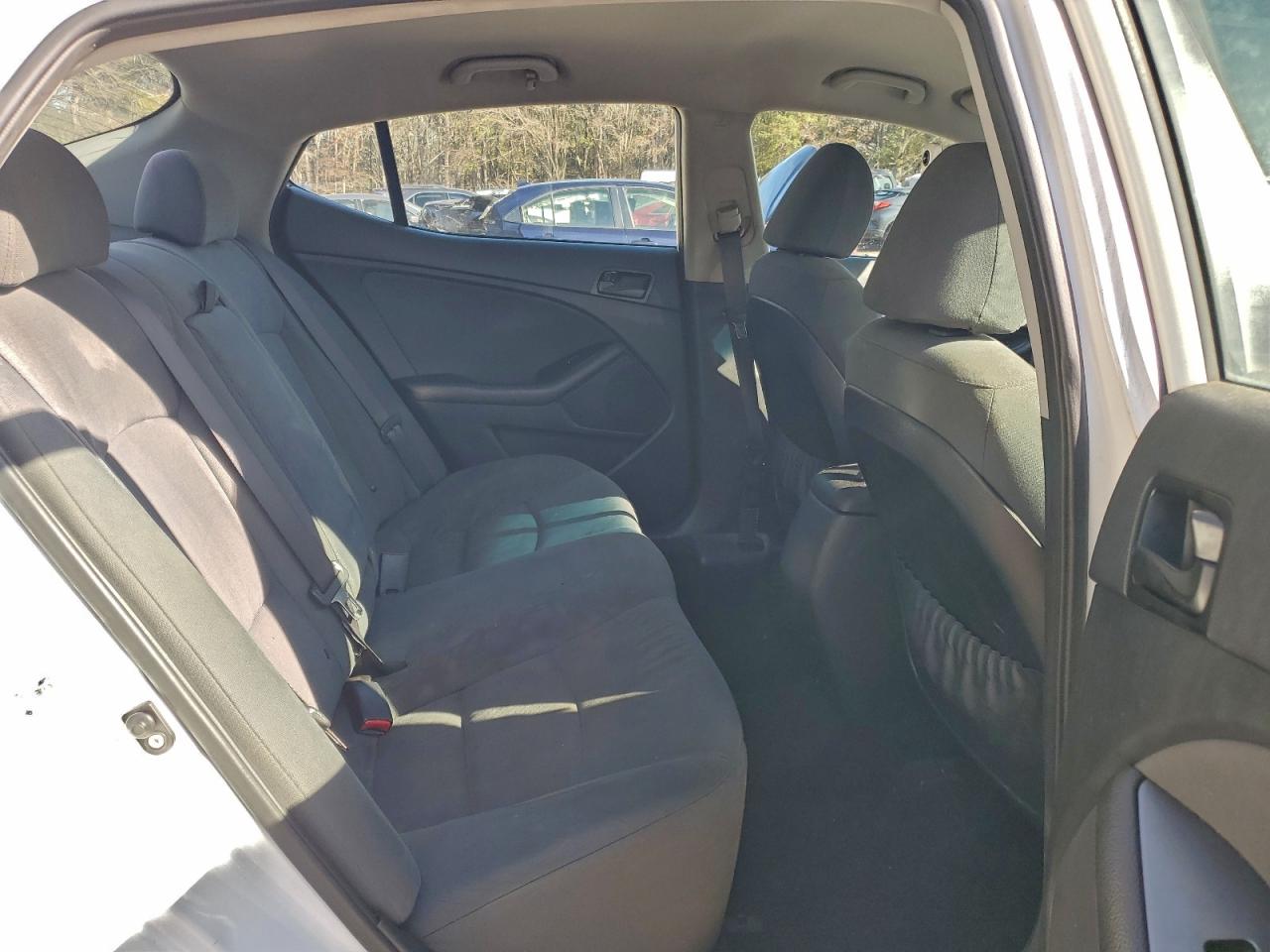 Kia Optima Lx Image 3