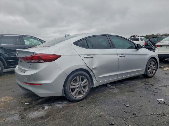 Hyundai ELANTRA Sel Image 12
