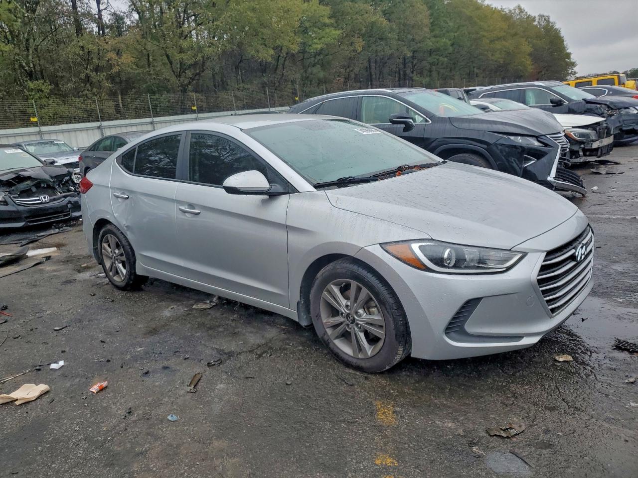 Hyundai ELANTRA Sel Image 2