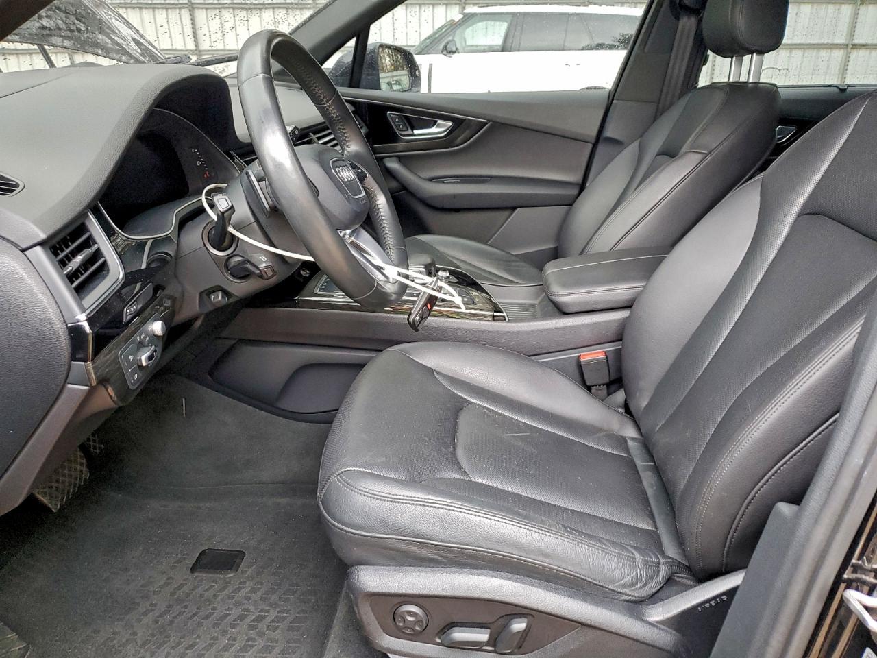 Audi Q7 Prestige Image 11