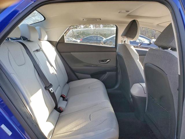 Hyundai ELANTRA Limited Image 11