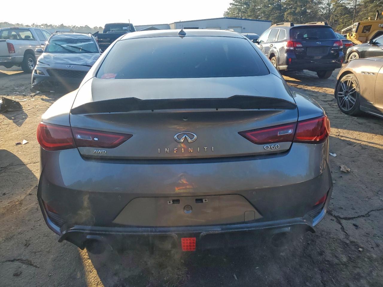 INFINITI Q60 Luxe Image 12