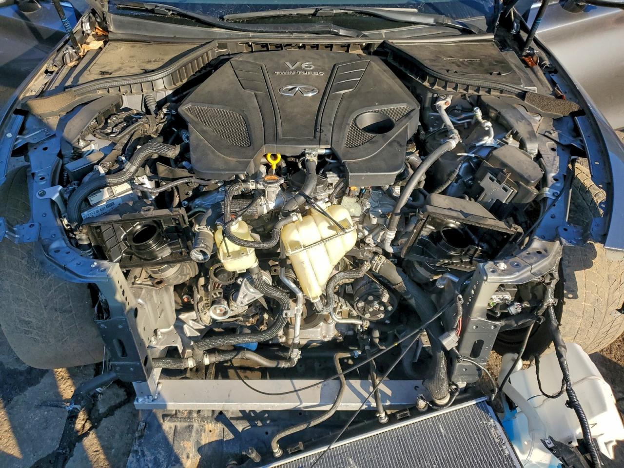 INFINITI Q60 Luxe Image 6