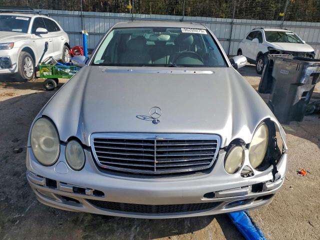 Mercedes-Benz E-Class 320 Image 8