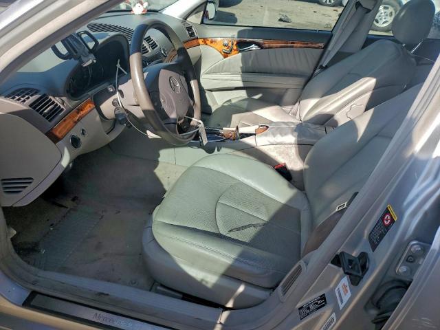 Mercedes-Benz E-Class 320 Image 9