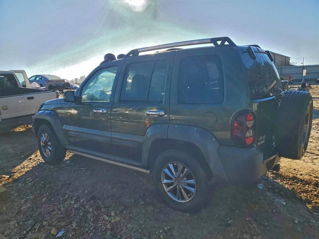 Jeep Liberty Renegade Image 2