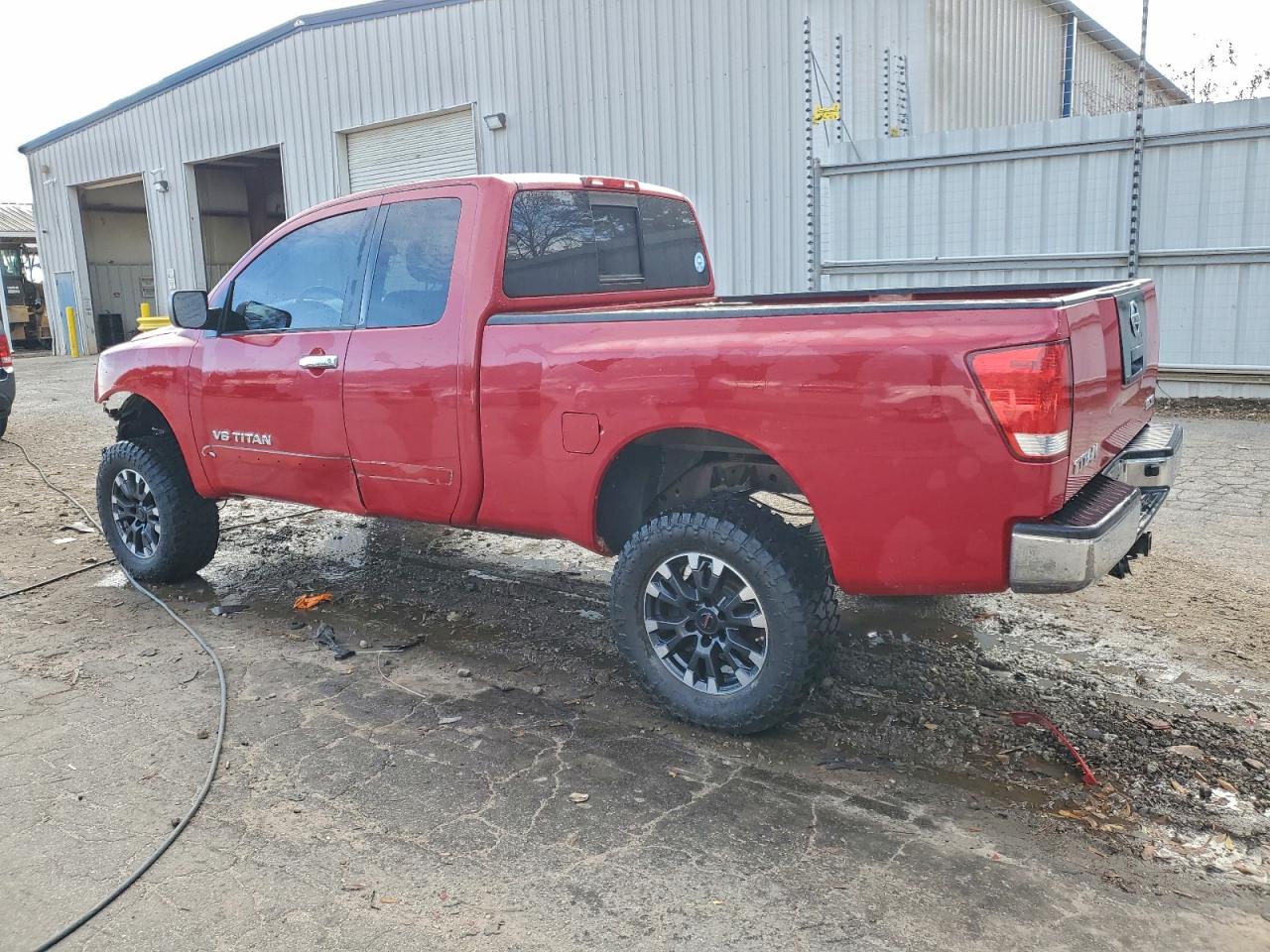 Nissan Titan Xe Image 2