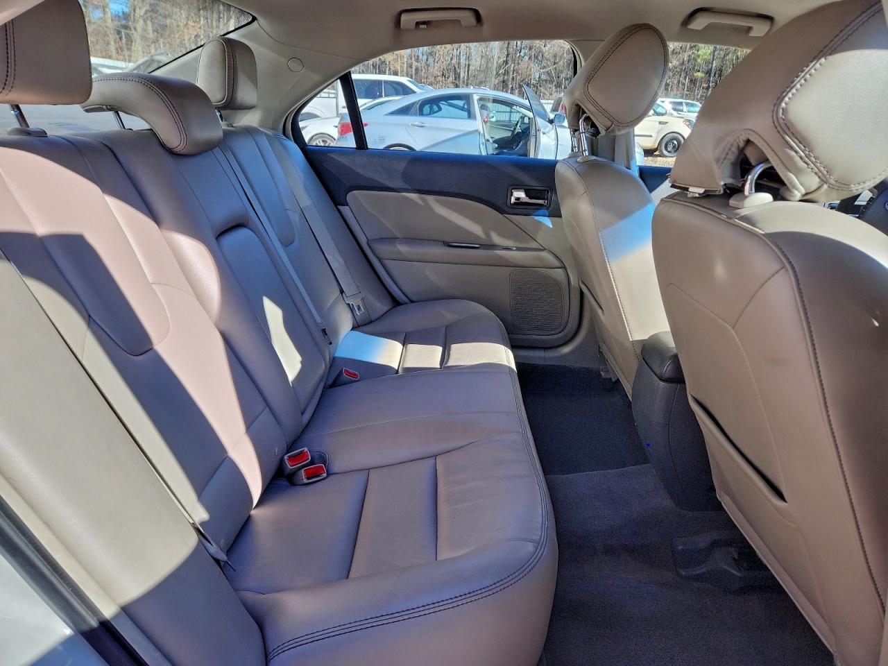 Ford Fusion Sel Image 8