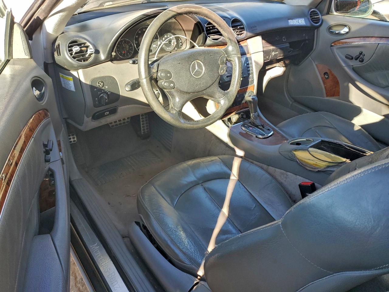 Mercedes-Benz Clk-class 350 Image 2