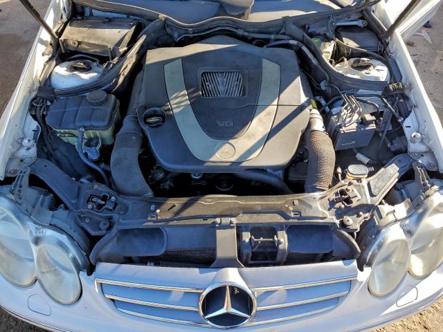 Mercedes-Benz Clk-class 350 Image 11