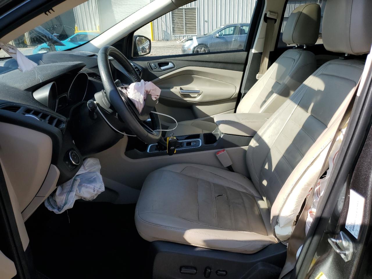 Ford Escape Titanium Image 10