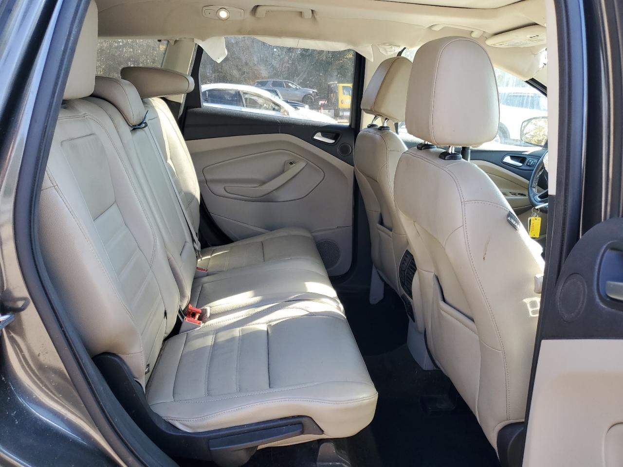 Ford Escape Titanium Image 8