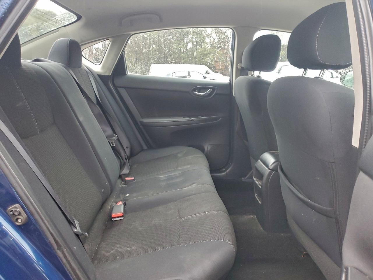 Nissan Sentra S Image 4