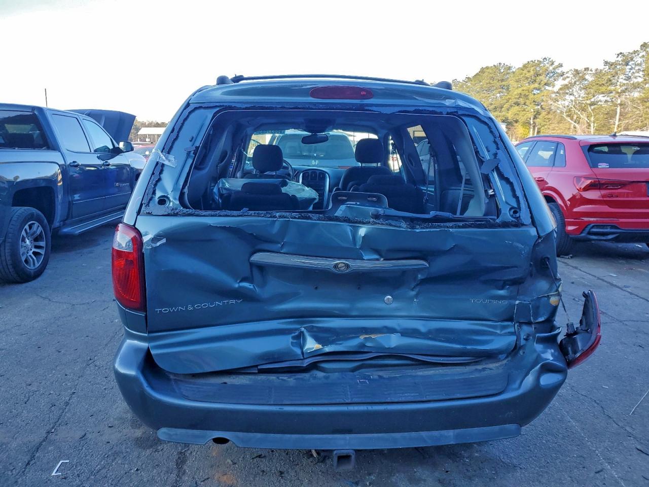 Chrysler Minivan Touring Image 8