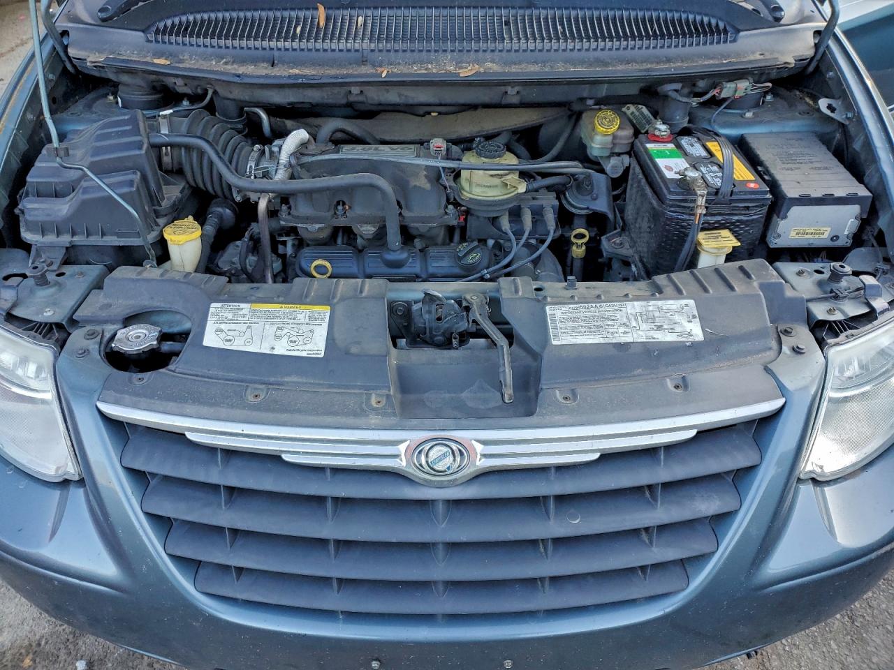 Chrysler Minivan Touring Image 13