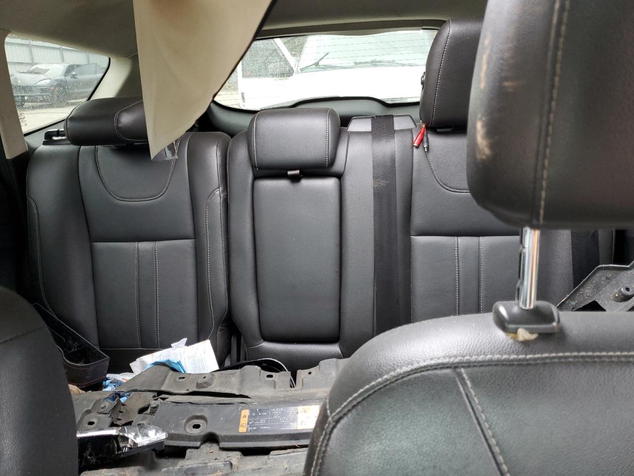 Ford Escape Titanium Image 12