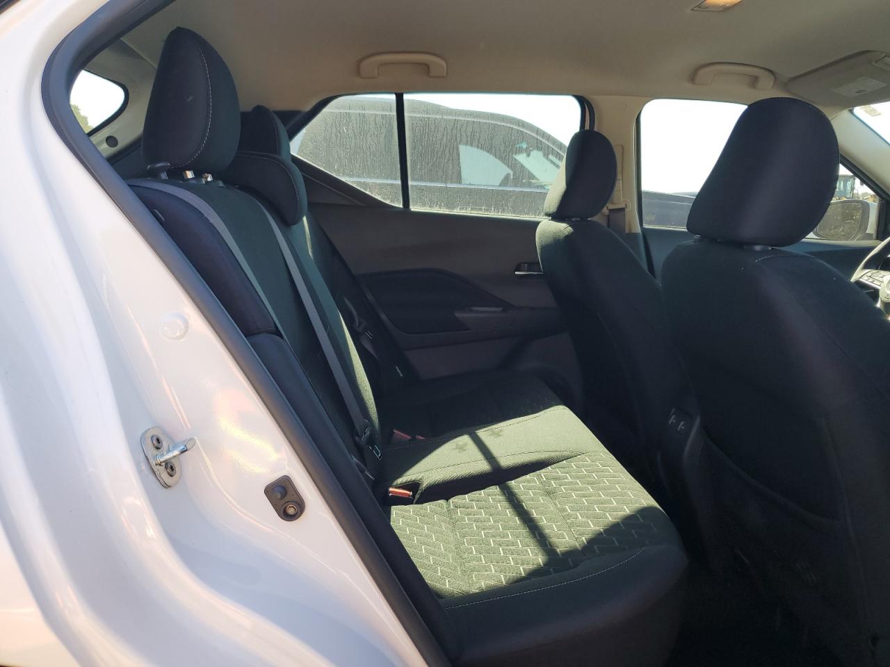 Nissan Kicks Sv Image 2