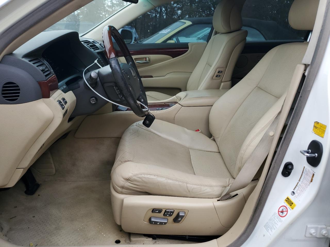 Lexus LS 460 Image 7