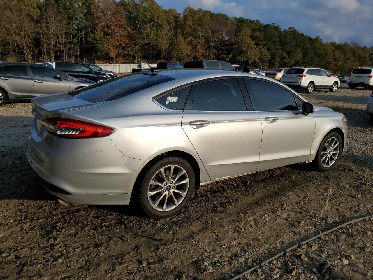 Ford Fusion Se Image 3