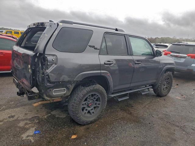 Toyota 4Runner Sr5/sr5 Premium Image 2