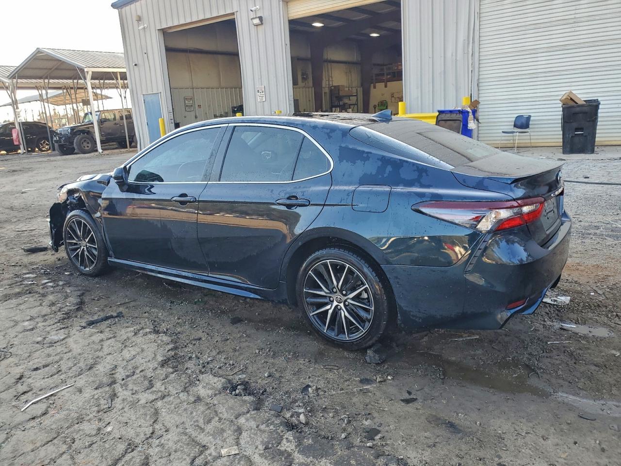 Toyota Camry Se Image 6