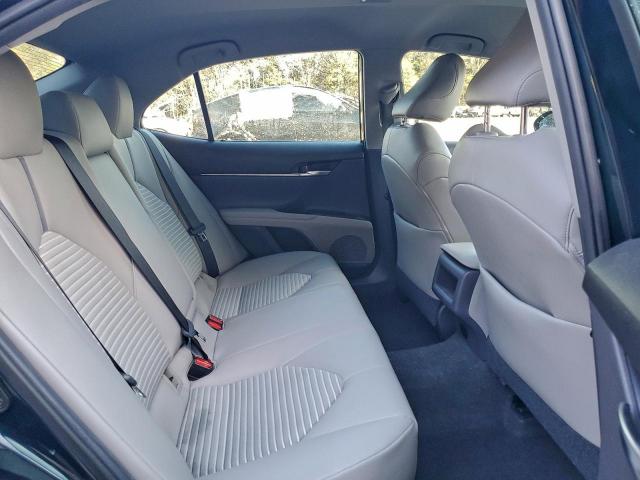 Toyota Camry Se Image 2