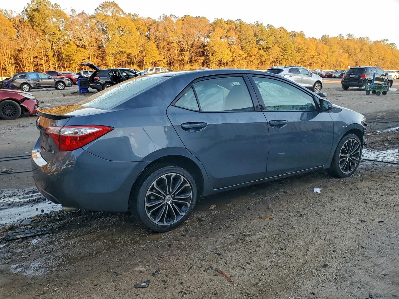 Toyota Corolla L Image 3