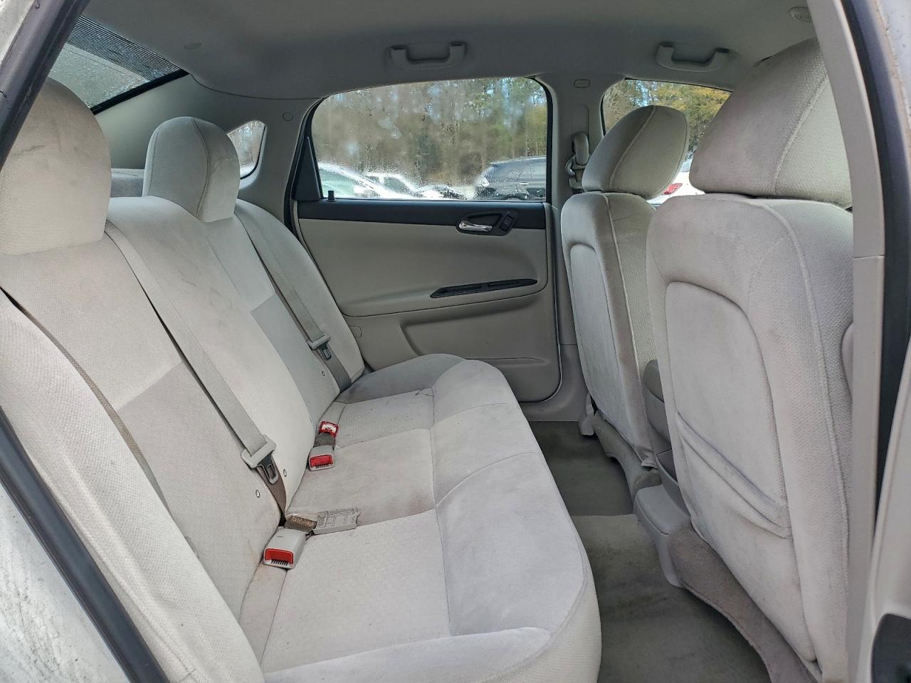 Chevrolet Impala Lt Image 8