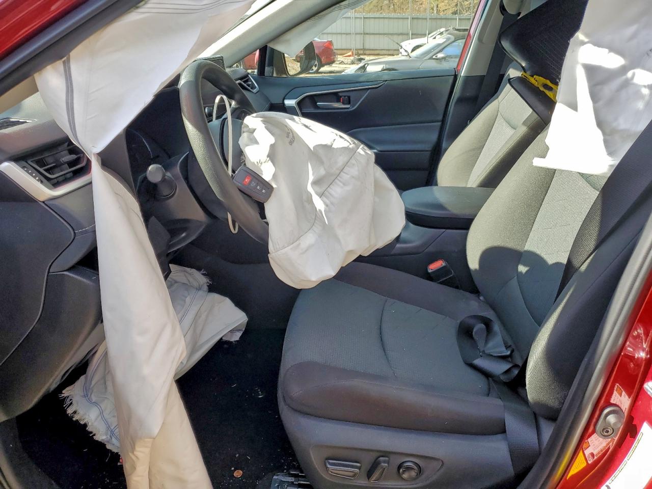 Toyota RAV4 Xle Image 12