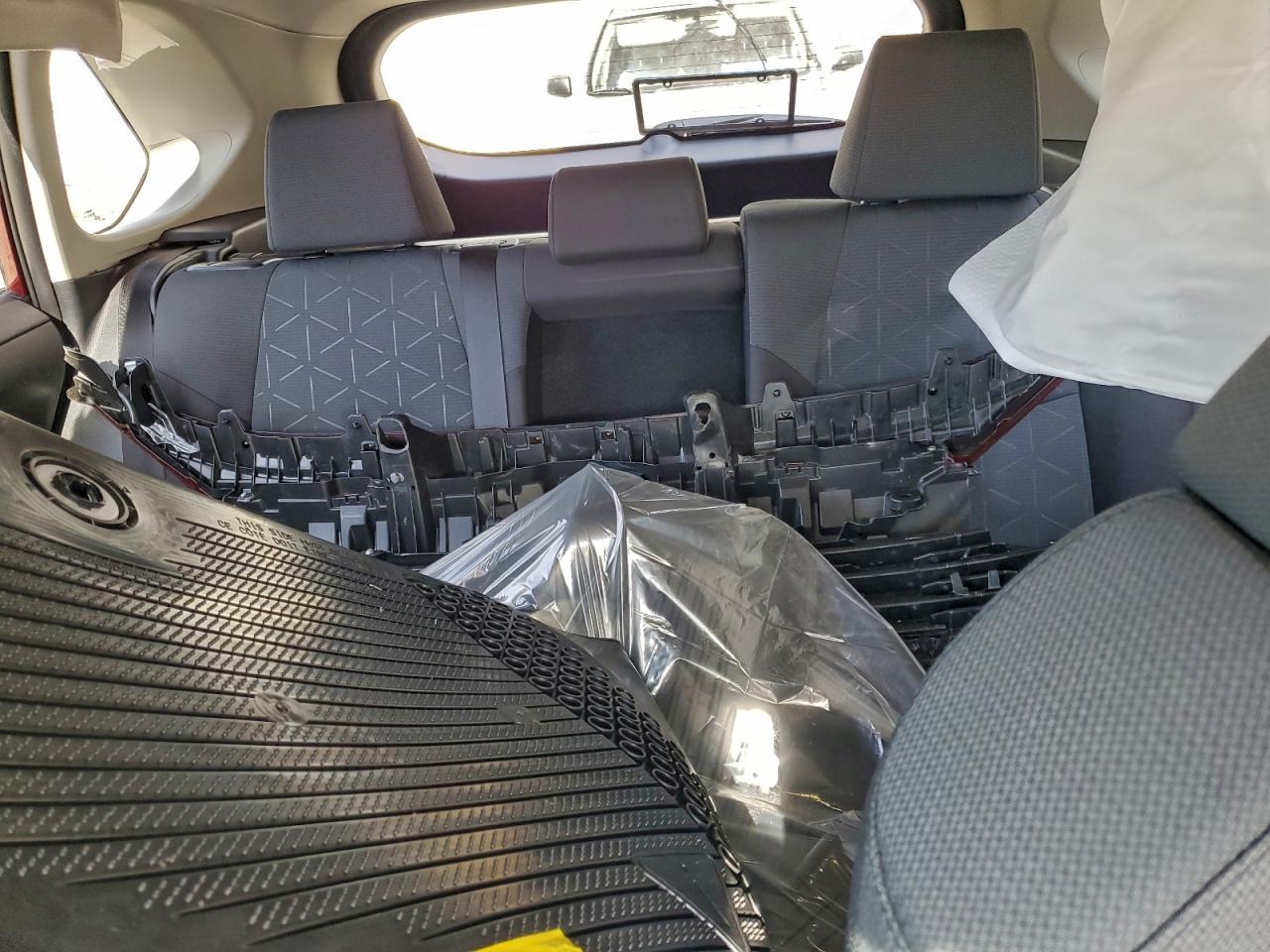 Toyota RAV4 Xle Image 2