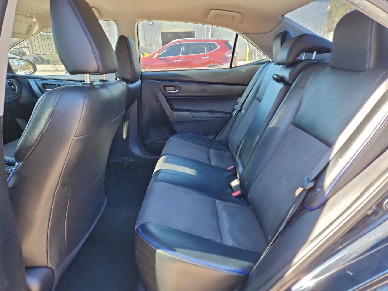 Toyota Corolla L Image 13