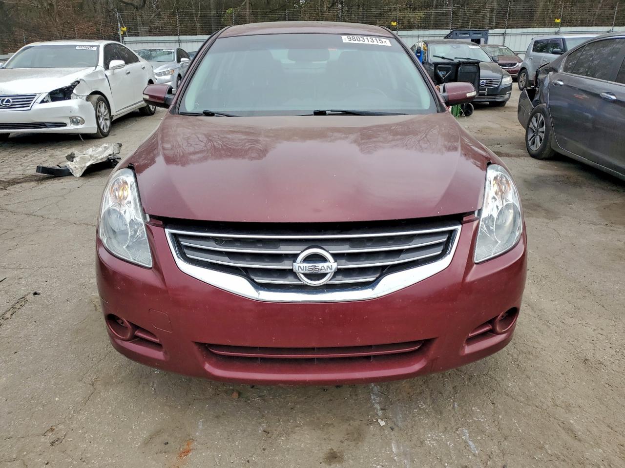 Nissan Altima Base Image 11