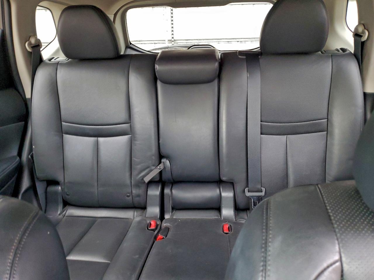 Nissan Rogue S Image 9