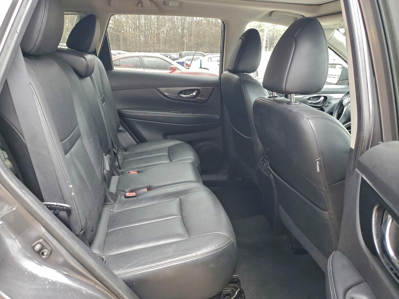 Nissan Rogue S Image 8