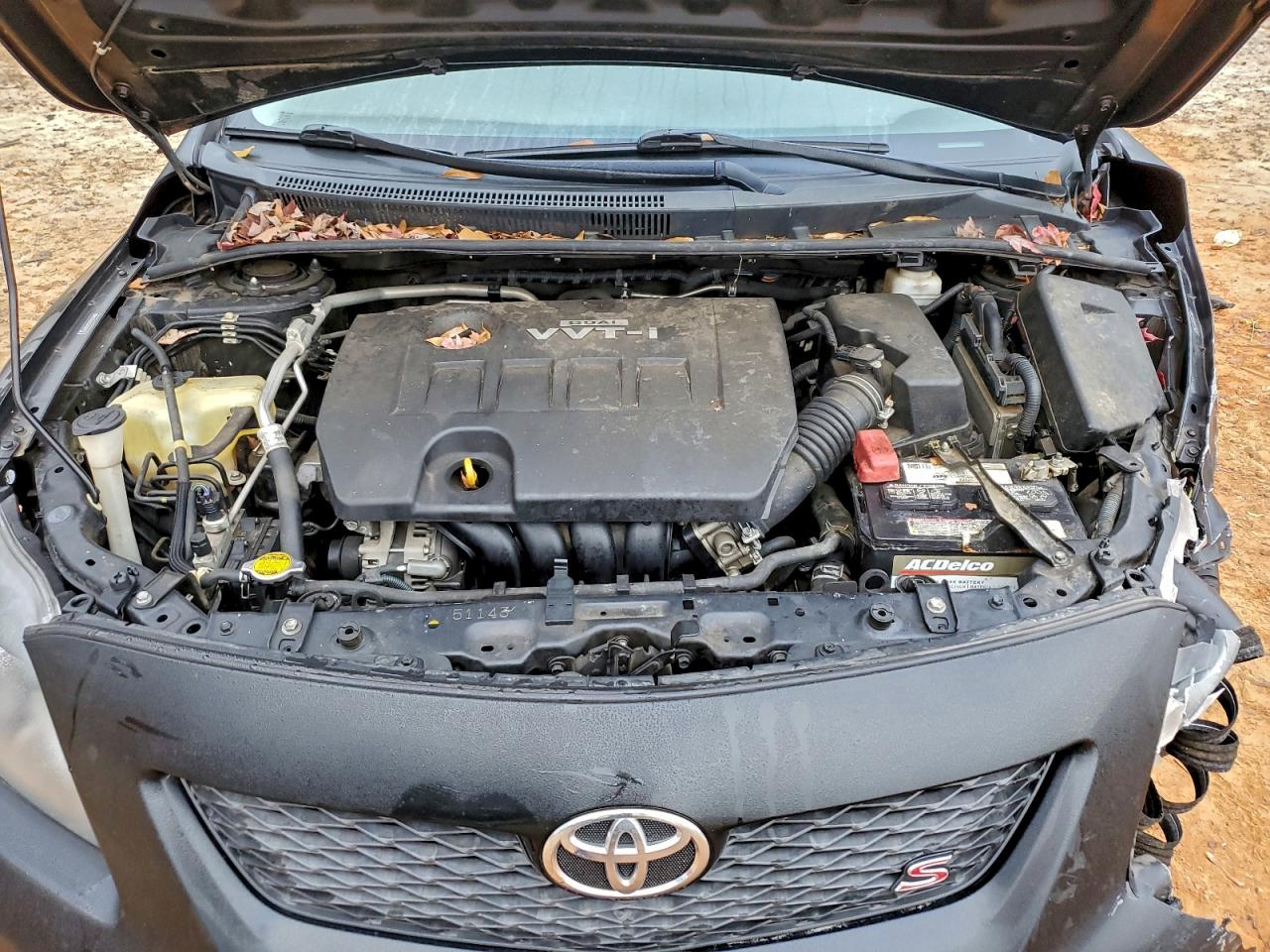 Toyota Corolla Base Image 9