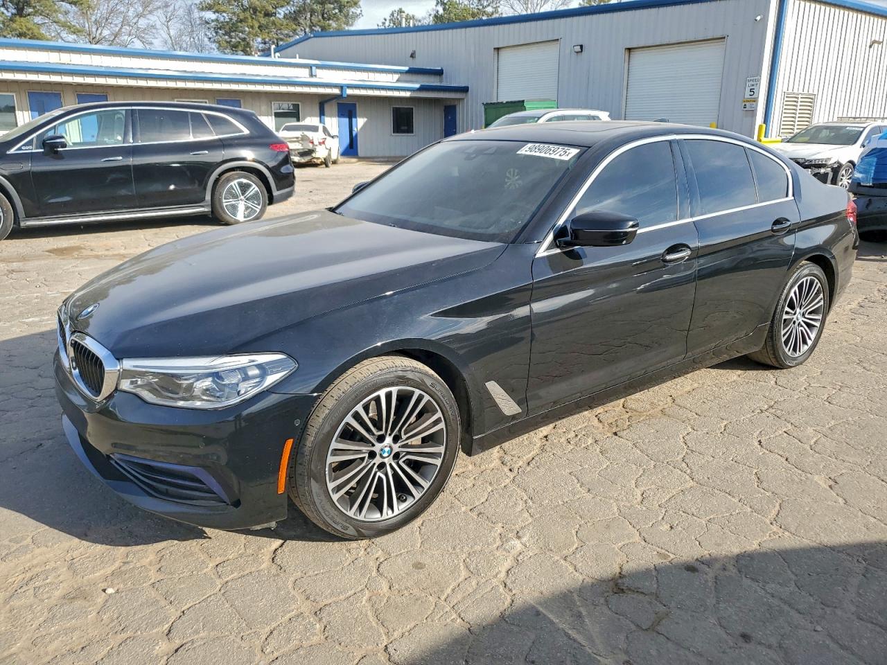 BMW 5 Series I Image 1