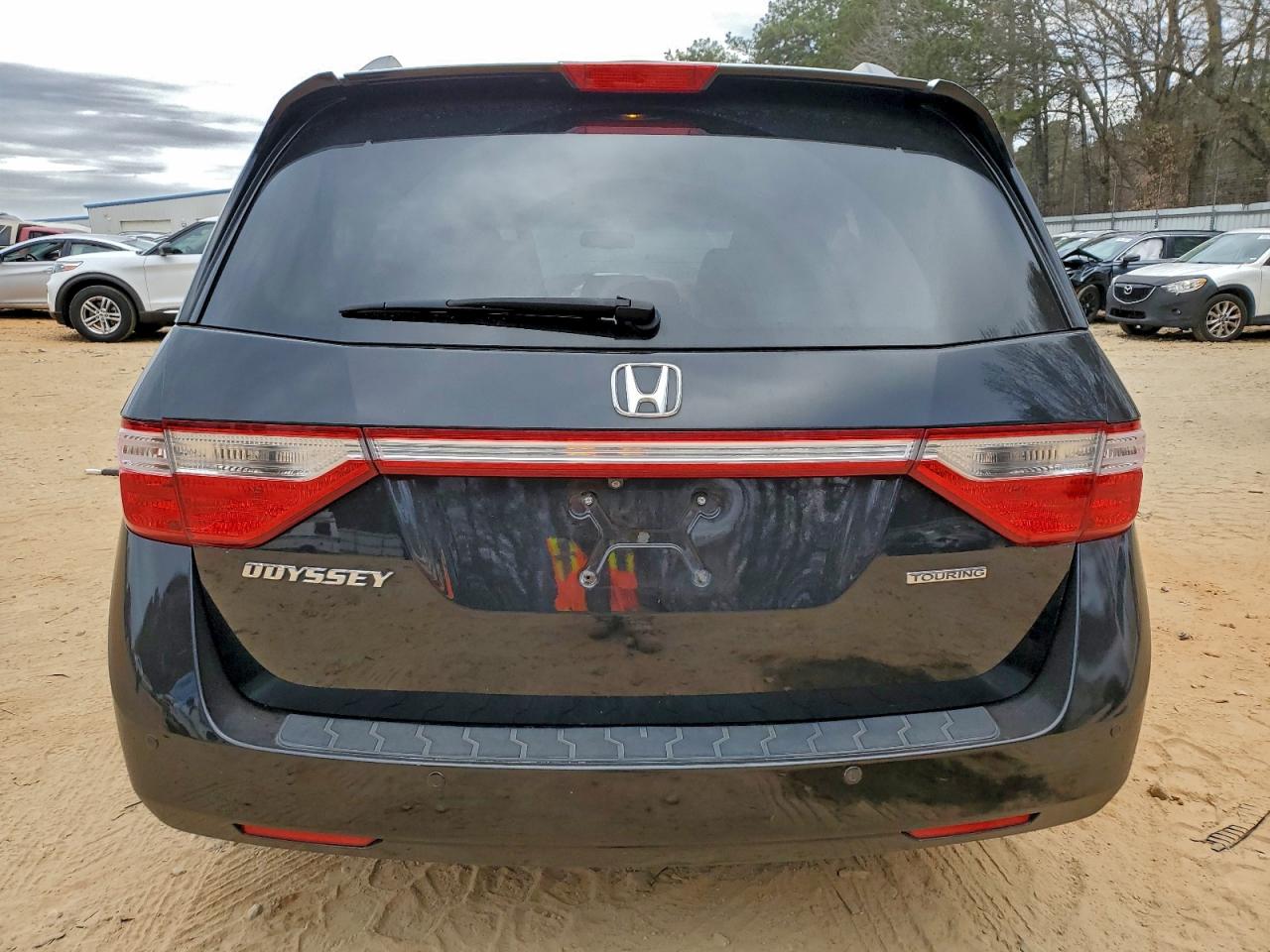Honda Odyssey Touring Image 4
