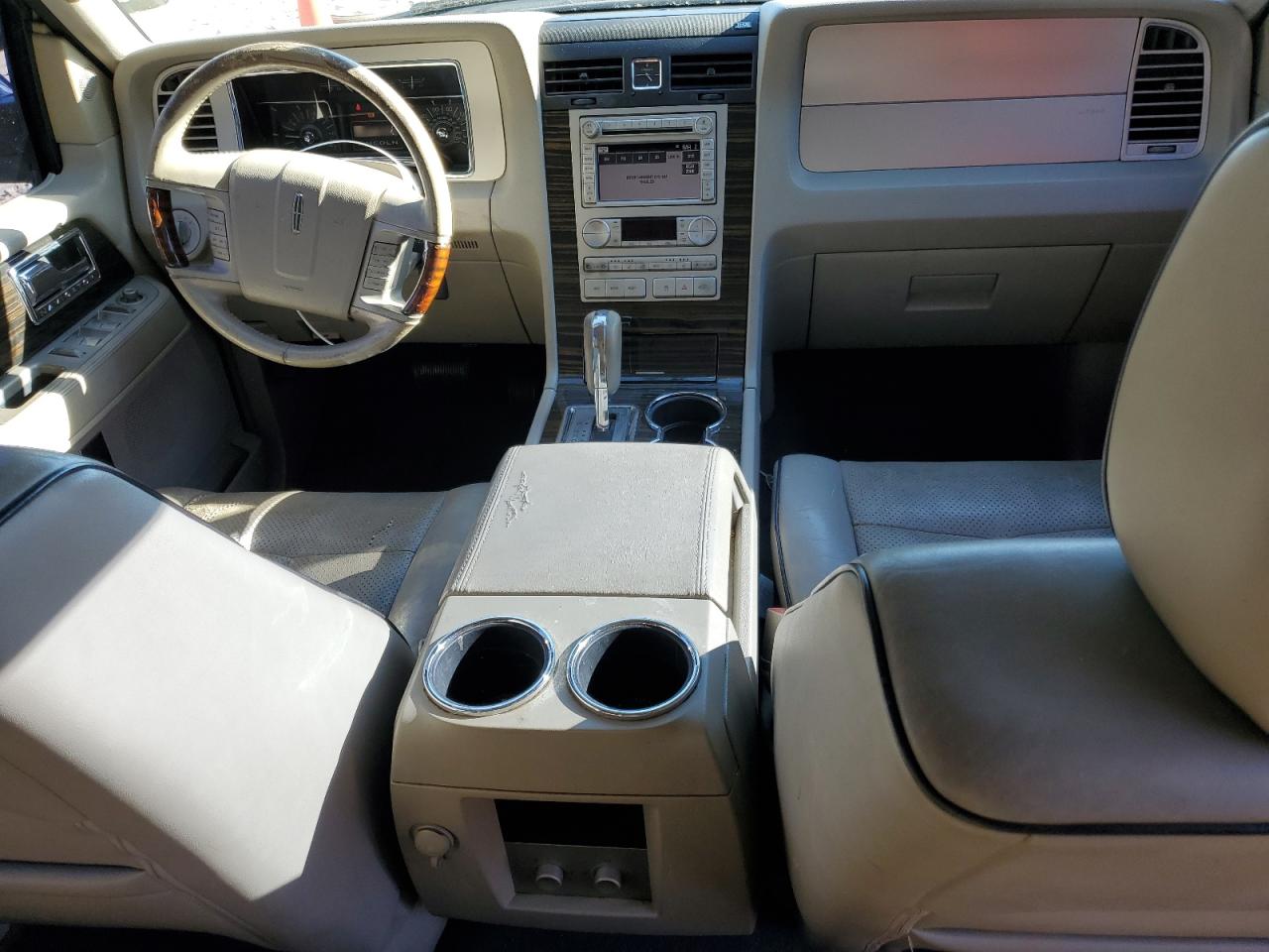 Lincoln Navigator Image 5