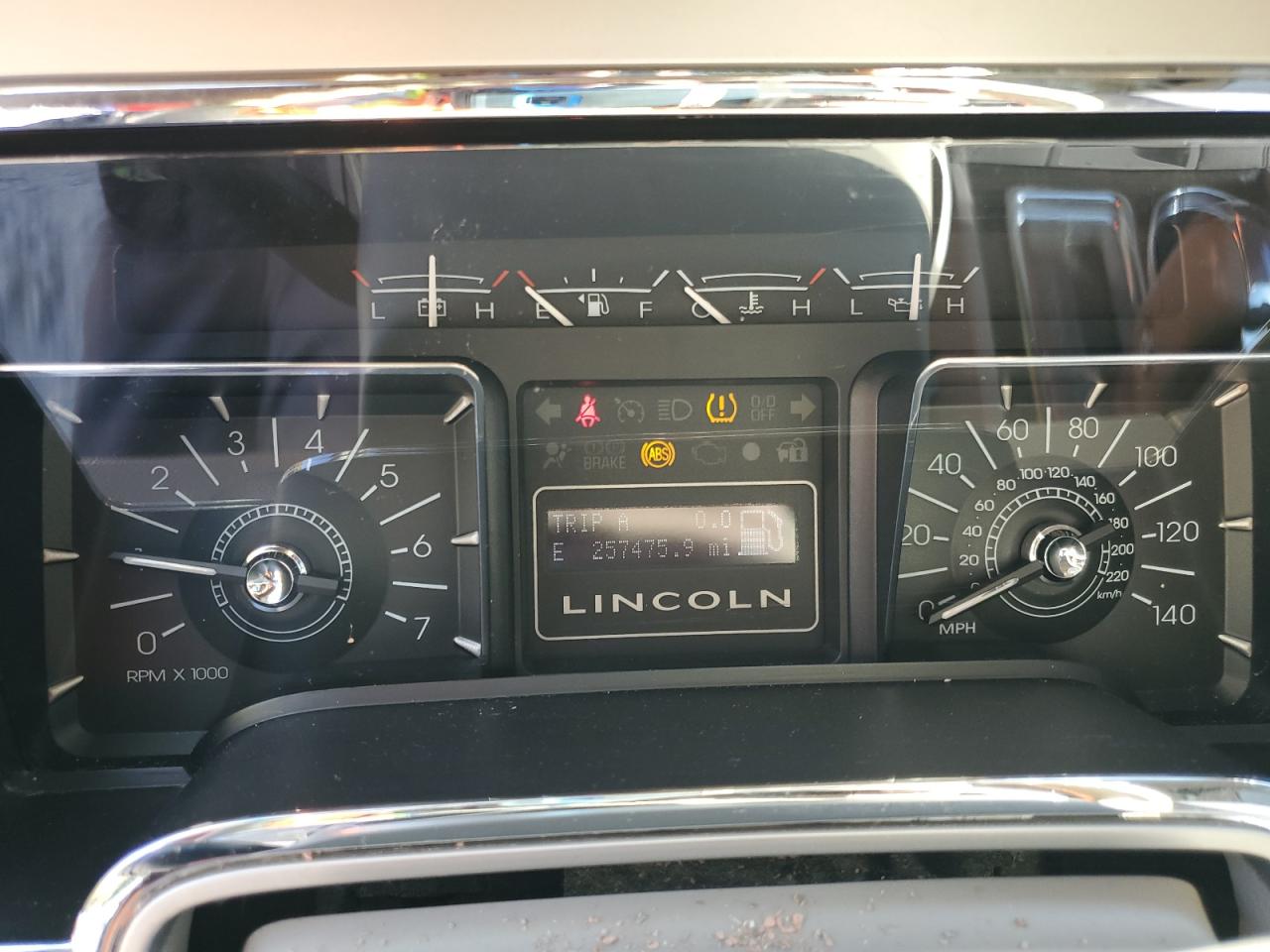 Lincoln Navigator Image 9