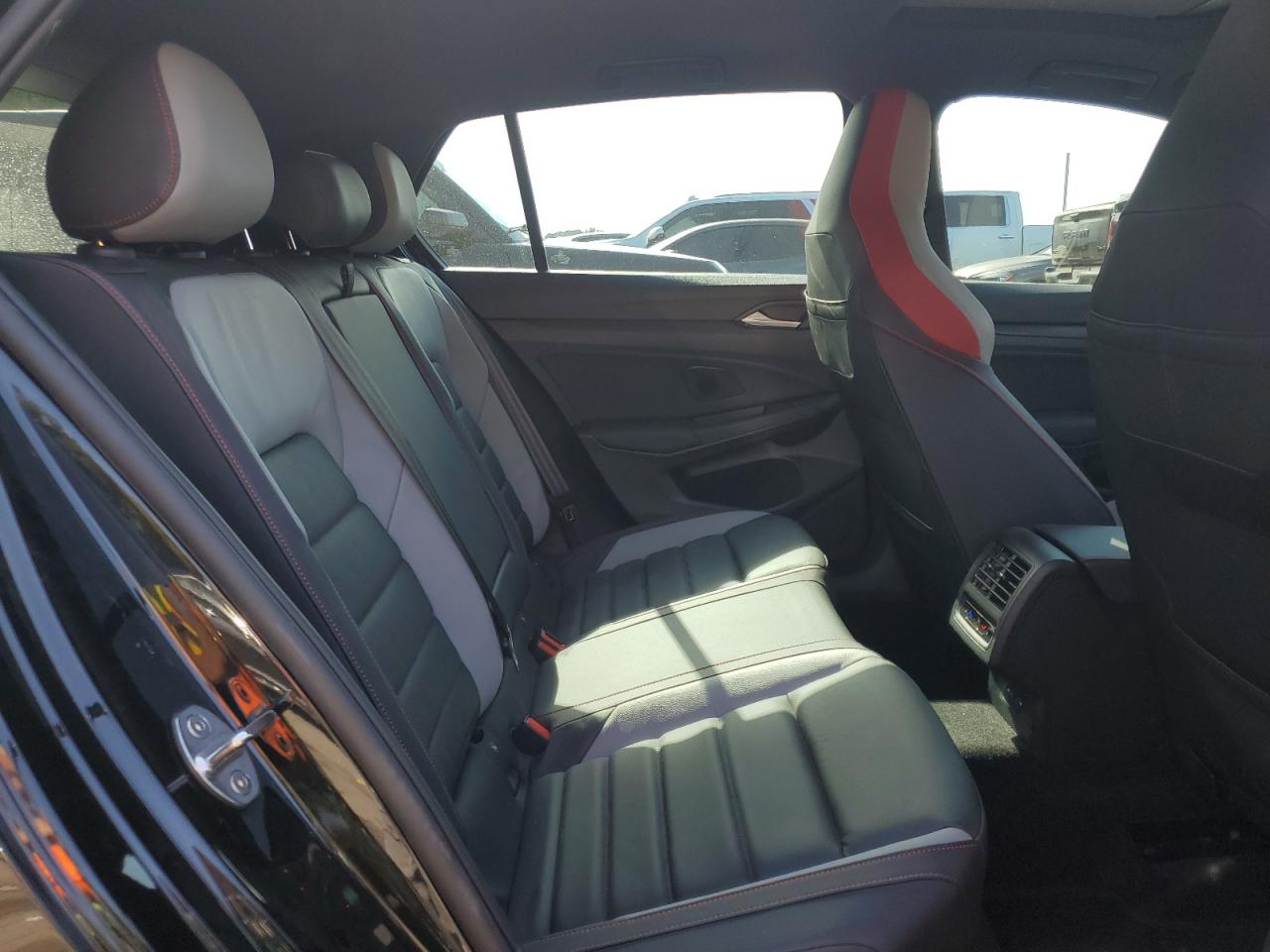 Volkswagen GTI Autobahn Image 11