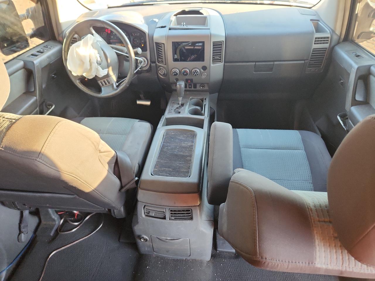 Nissan Titan Xe Image 11