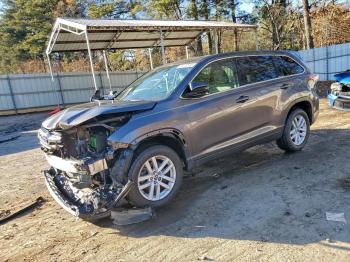  Salvage Toyota Highlander