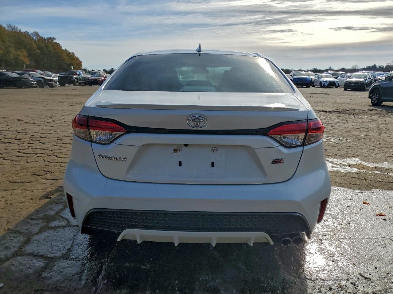 Toyota Corolla Se Image 7