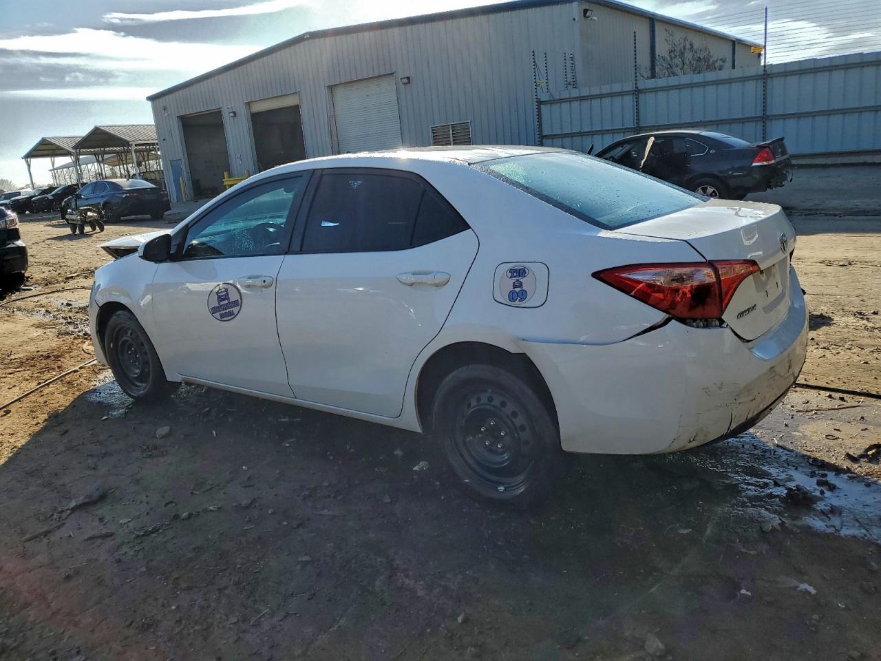 Toyota Corolla L Image 2